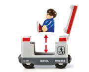 BRIO World 33773 Eisenbahn Starter Set A Die ideale erste Holzeisenbahn mit Tunnel und Figuren Kleinkinderspielzeug empfohlen ab 3 Jahren