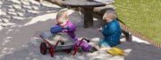 Winther MINI VIKING Schubkarre für Kinder (2-4 Jahre) – Kippsicher, stabil und langlebig – Perfekt für Sandkasten und Spielplatz