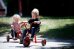 Winther MINI Krippendreirad mit Steg für Kinder (2-4 Jahre) – Vielseitig nutzbares Dreirad mit verstellbarem Sitz und Anhängerkupplung