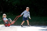 Winther MINI Sulky – Kinderfahrzeug für 2-4 Jahre, kippsicher, mit Festhaltelehnen, ideal für Kita und Kindergarten