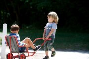 Winther MINI Sulky – Kinderfahrzeug für 2-4 Jahre, kippsicher, mit Festhaltelehnen, ideal für Kita und Kindergarten
