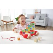 Hape Buchstabenbauklötze im Nachziehwagen