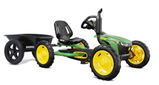 John Deere mit Anhänger